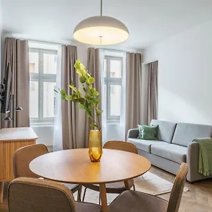 Apart Otel Limehome Halkova, Prag